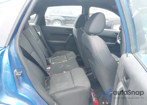 2010 Ford Focus Se z USA, uszkodzony, nr VIN 1FAHP3FN0AW272295